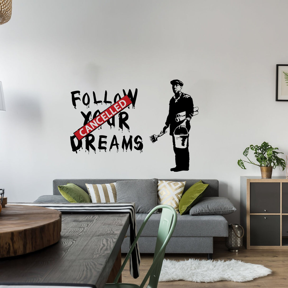 Презентационное изображение наклейки Follow Your Dreams.