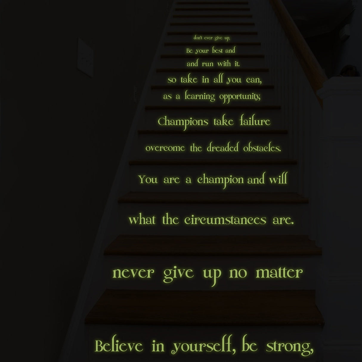 Детали и особенности товара: Светящаяся наклейка Believe in Yourself для лестницы