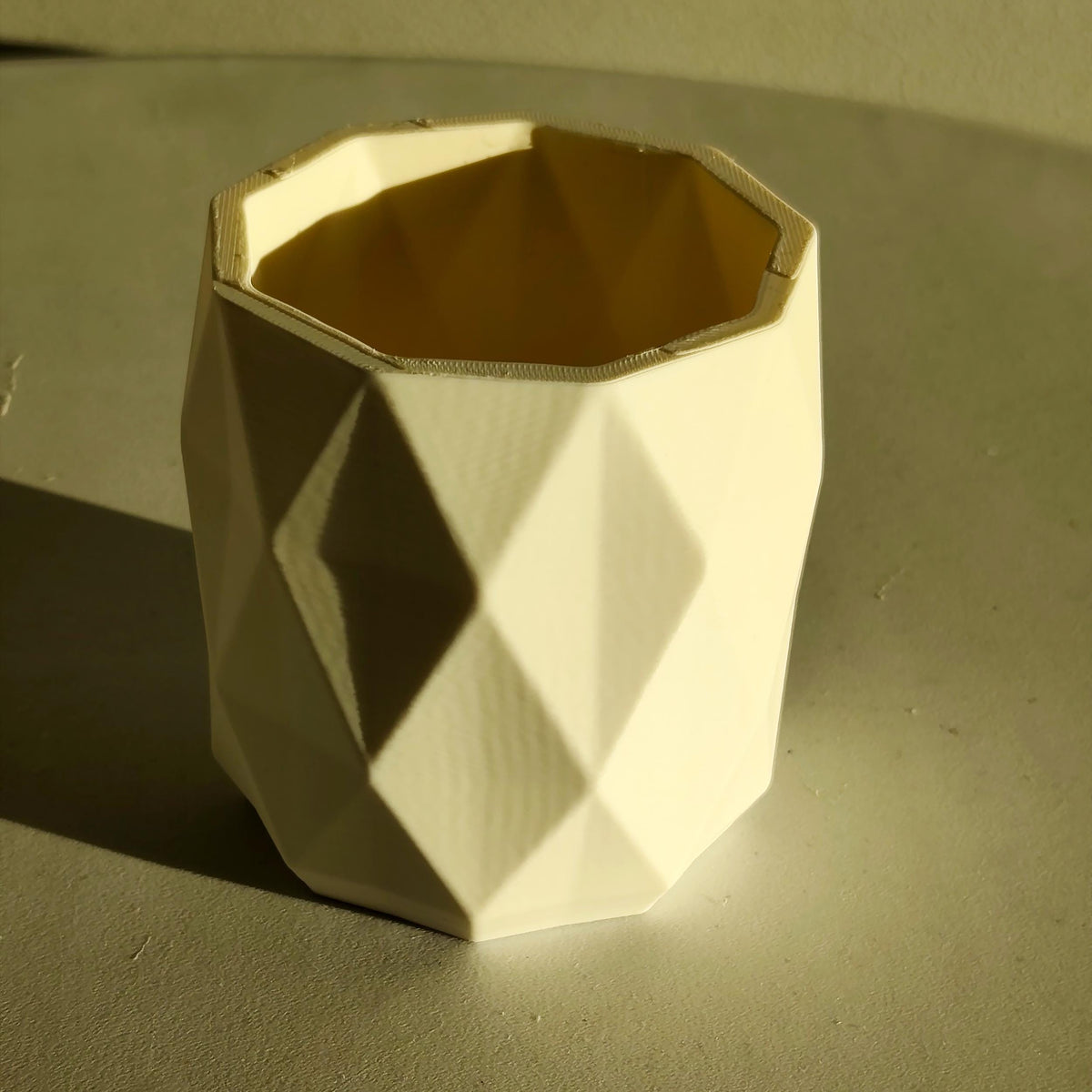 Additional product presentation of 3D Printed Faceted Brush and Pen Holder.