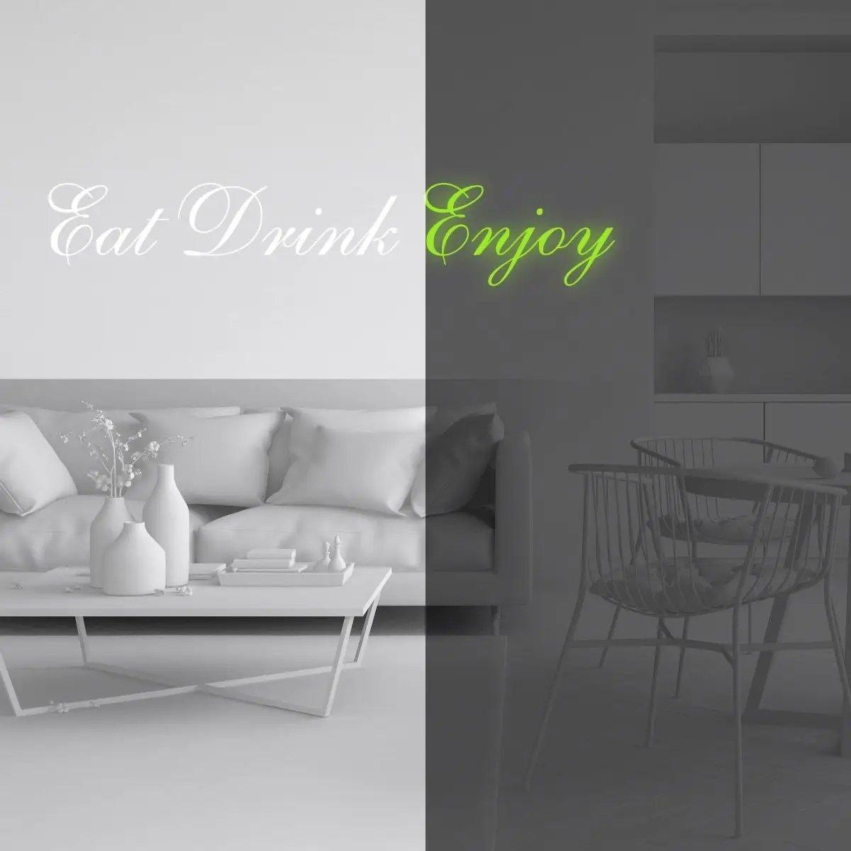 Светящаяся надпись Eat Drink Enjoy на стене